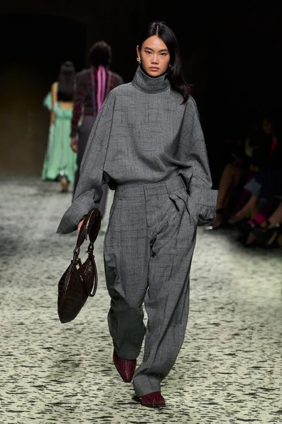 Look 43